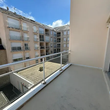 1 Chambre, Balcon Et Acces Direct A La - Fr-1-197-596 Lejlighed *