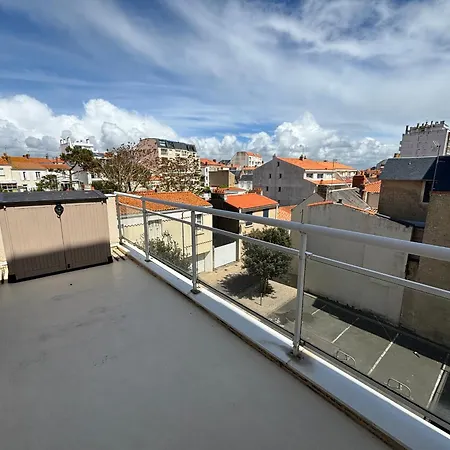 1 Chambre, Balcon Et Acces Direct A La - Fr-1-197-596 Lejlighed