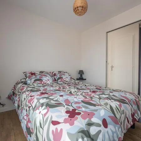 1 Chambre, Balcon Et Acces Direct A La - Fr-1-197-596 Lejlighed Les Sables-dʼOlonne