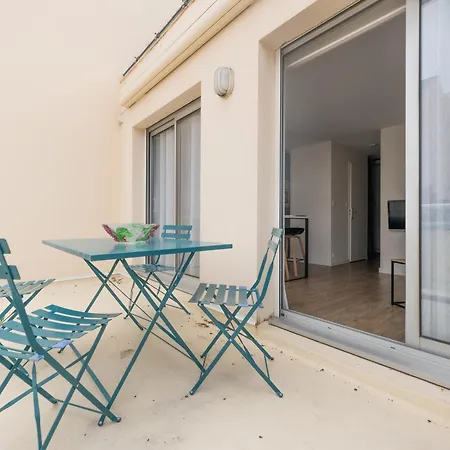 1 Chambre, Balcon Et Acces Direct A La - Fr-1-197-596 Lejlighed *