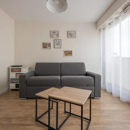 Appartement 1 Chambre, Balcon Et Accès Direct à La - Fr-1-197-596 *