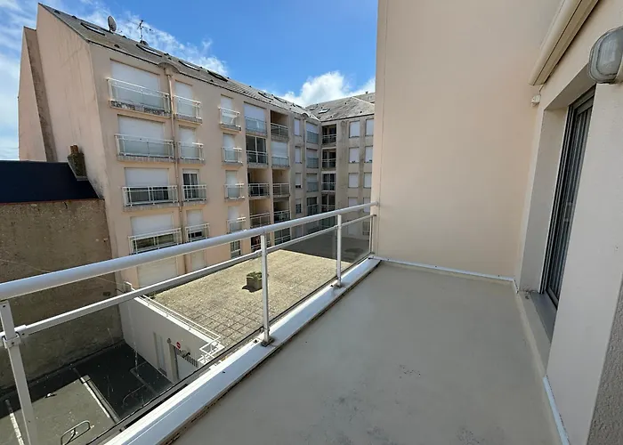 1 Chambre, Balcon Et Acces Direct A La - Fr-1-197-596 公寓 *